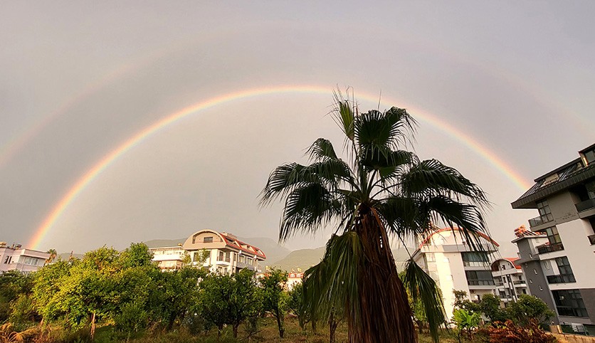 Antalya'da sağanağın ardından çift gökkuşağı