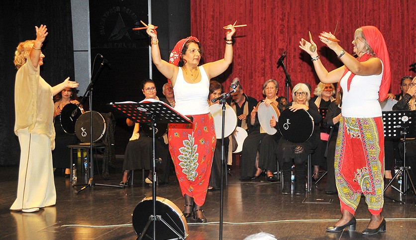 Antalya'da sezonun en neşeli konseri