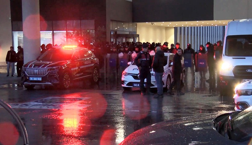 Bakırköy Belediyesi'ne operasyon: 37 gözaltı