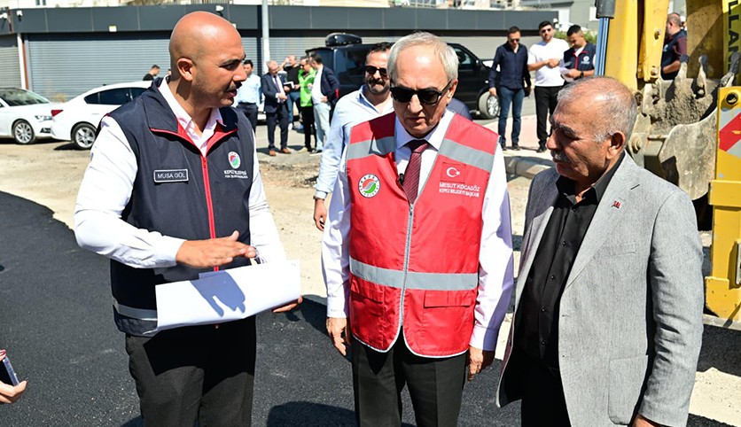 Başkan Kocagöz’den Esentepe’ye sıcak asfalt