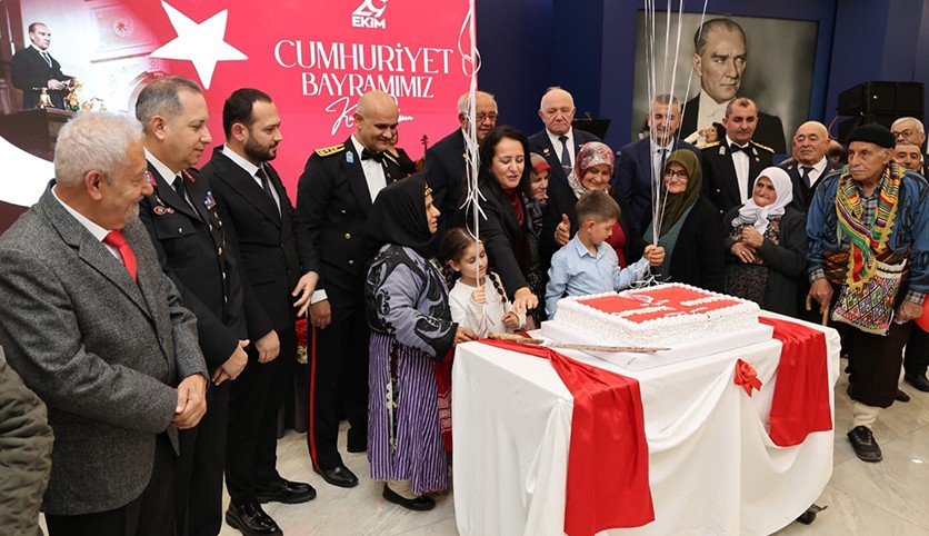Burdur'da Cumhuriyet Bayramı resepsiyonu