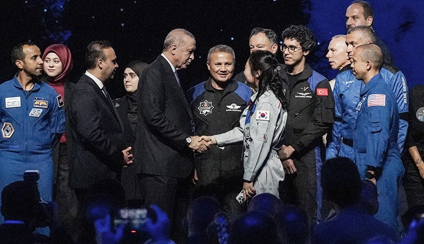 Cumhurbaşkanı Antalya'da astronotlarla buluştu
