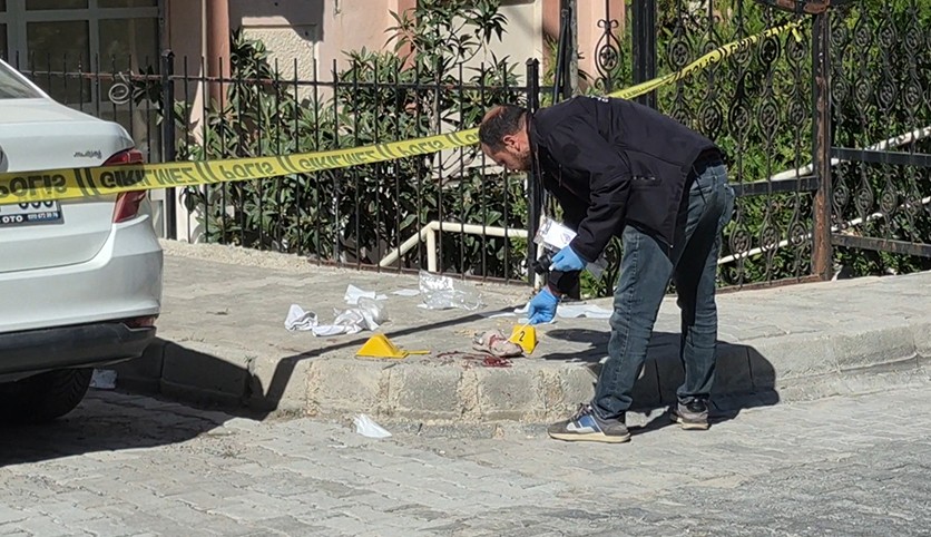 Eşi tarafından 8 bıçak darbesiyle öldürüldü