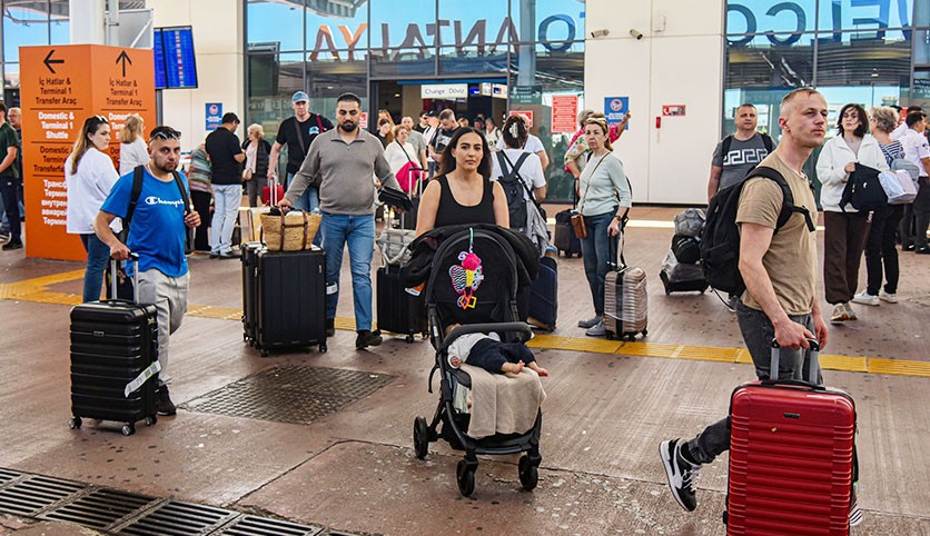 Eylülde Antalya Havalimanı'nda 5 milyon yolcuya hizmet verildi