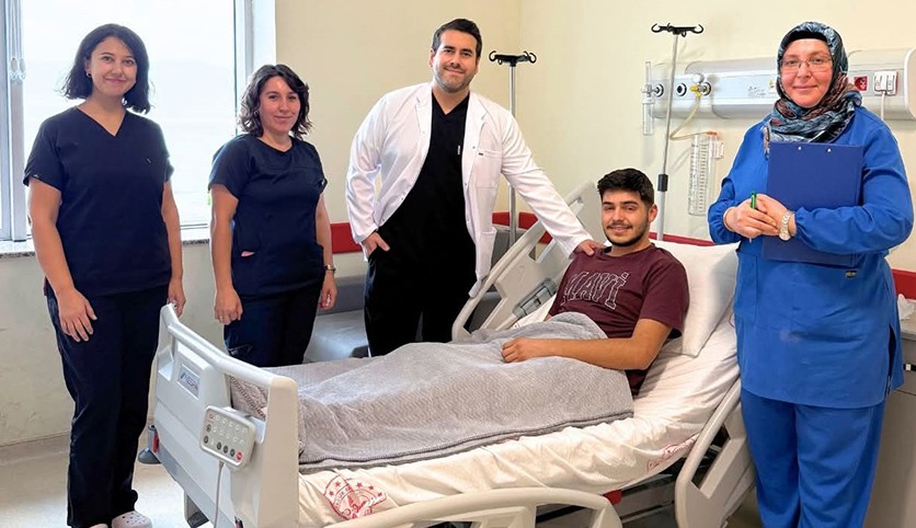 Gözüne demir parçası saplanan hasta ameliyat edildi