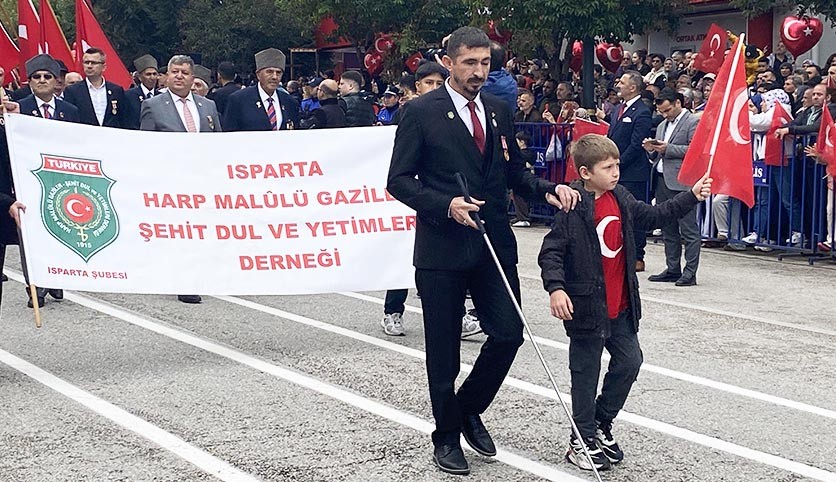 Isparta'da Cumhuriyet Bayramı coşkuyla kutlandı