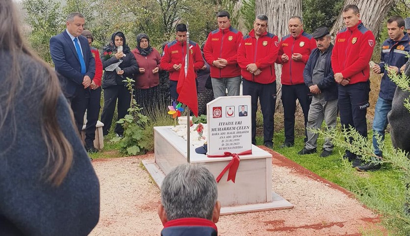 Kazada ölen mesai arkadaşlarını unutmadılar