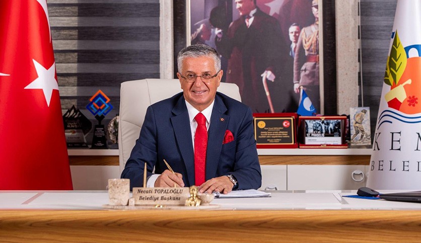 Kemer Belediye Başkanı, CHP'den istifa etti