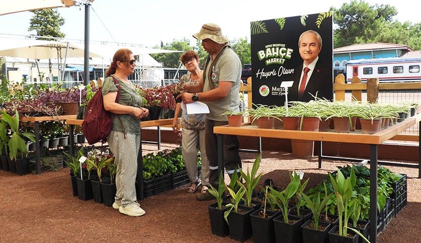 Kepez Bahçe Market'e yoğun ilgi