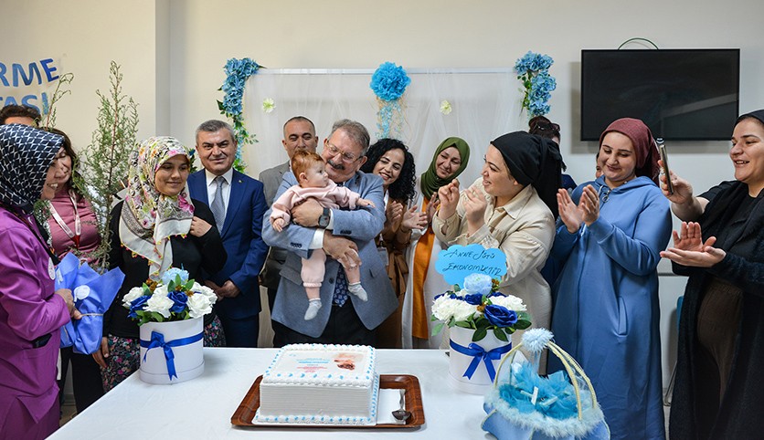 Kepez Devlet'te normal doğum ve emzirme haftası etkinliği