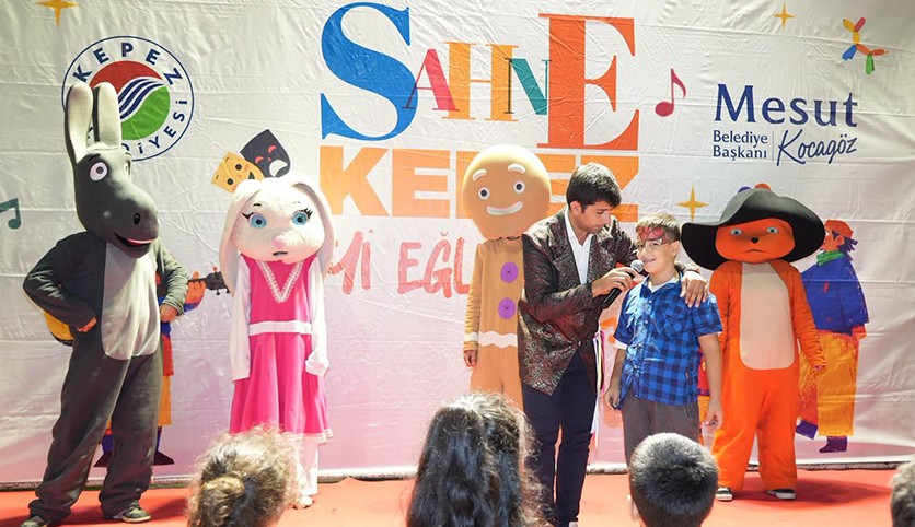 Kepez’de sahne mahallelerin, neşe çocukların
