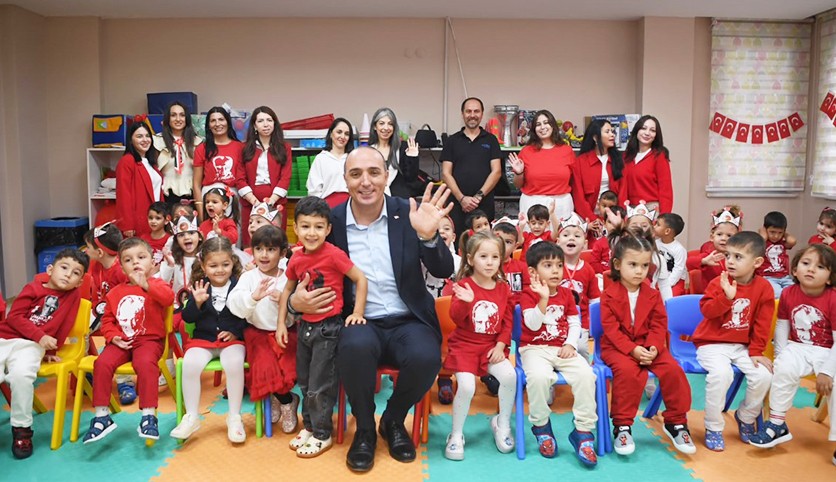 Kotan, Cumhuriyet Bayramı’nı çocuklarla kutladı