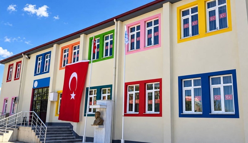 Okulda temizlik malzemeleri karıştı: 14 öğrenci hastanelik oldu