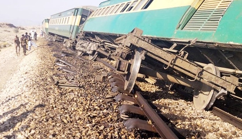 Pakistan’da tren kazası: 5 ölü
