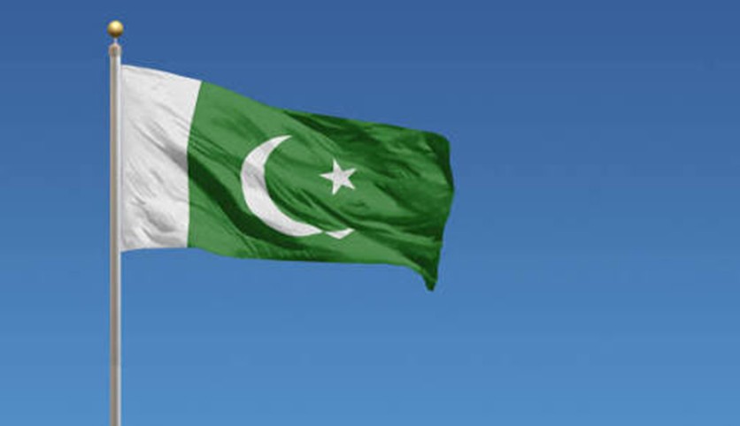 Pakistan'da yolcu otobüsü devrildi: 10 ölü, 32 yaralı