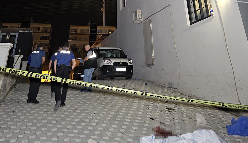 Sevgilisinin eski kocasından kaçarken 3. kattan düşen kişi öldü