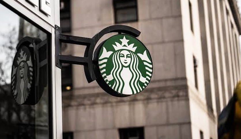Starbucks'tan yeni karar: Alışveriş yapmadan oturmak yasak