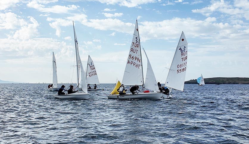 TYF Yelken Ligi yarışları Foça'da başladı