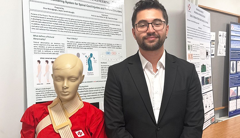 Üniversite öğrencilerden omurga sağlığı için akıllı korse