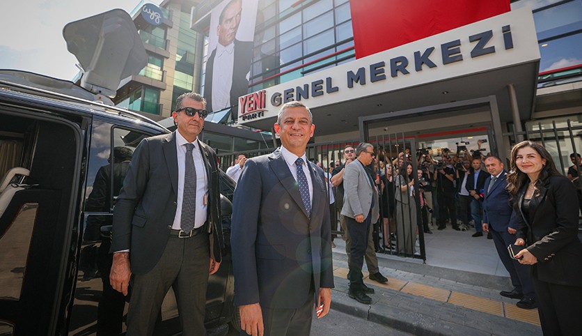 Yeni Parti'nin ismi değişmeyecek