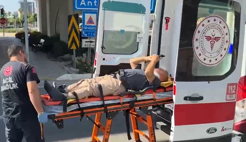 Antalya'da motosiklet sürücüsü kazada yaralandı