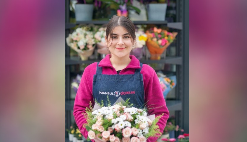 Kadınlar Günü'nde Kadın Emeğiyle Hazırlanan Çiçekler