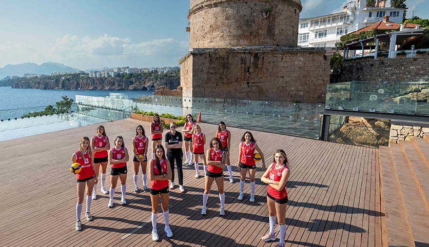 Kaleiçi'nde Sultanlar geçidi
