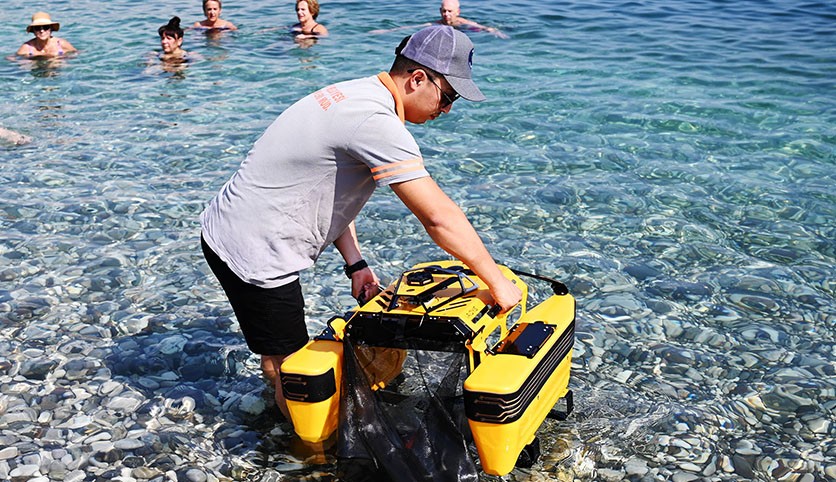 Kemer koylarında 'Çöp Kapar' ile temizlik