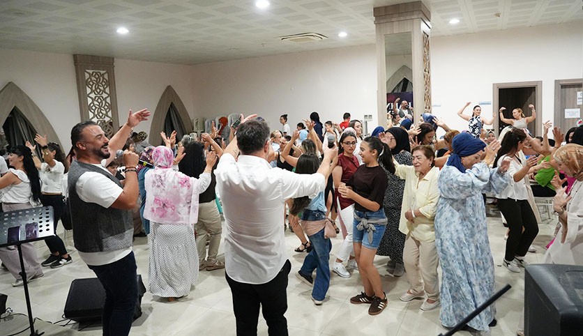 Kepez’de Kadınlar Matinesi ile eğlence dolu buluşma