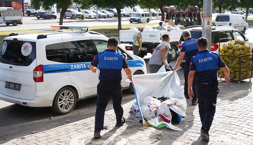Kepez’de pazarlarda izinsiz satışa ve düzensizliğe geçit yok