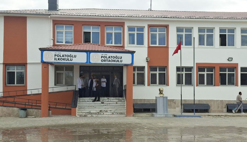 Korku dolu dakikalar! Öğrenci, okula pompalı tüfekle geldi