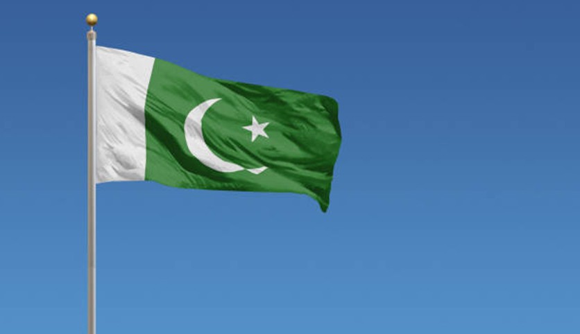 Pakistan'dan Afganistan'a hava saldırısı