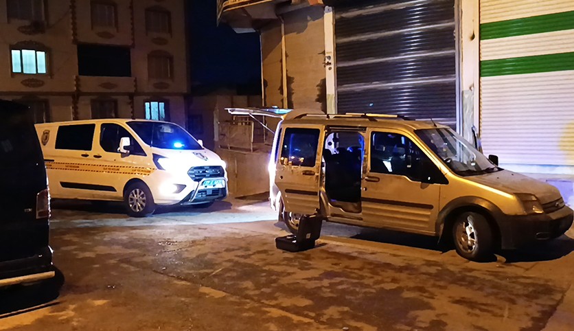 Sokak ortasında tartıştığı arkadaşını bıçakla öldürdü