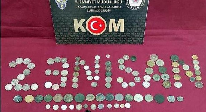 263 parça tarihi eserle yakalanan 2 kişiye gözaltı