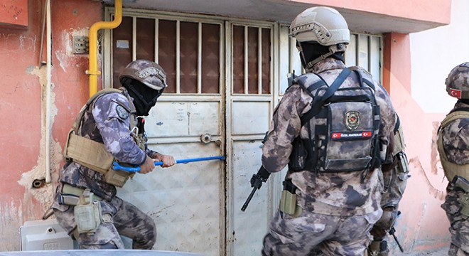 3 ilde terör operasyonu: 5 gözaltı