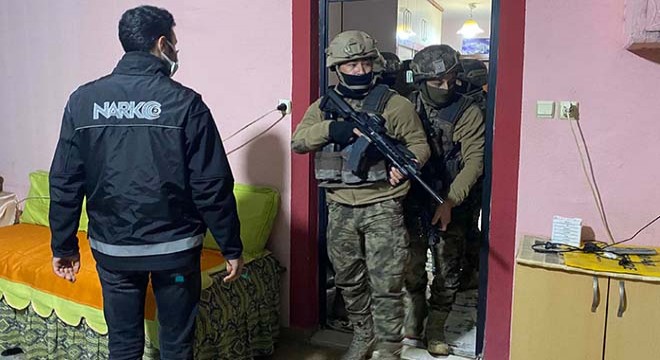 3 ilde 'torbacı' operasyonu: 16 gözaltı
