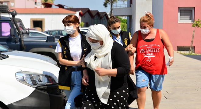 3 kadın TV'de gördükleri yöntemle ev soydu