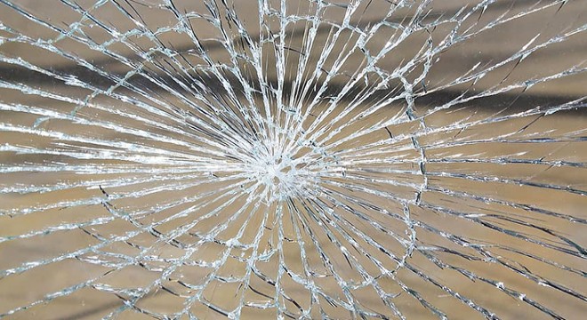 3’üncü kattaki evin penceresinden düşen çocuk yaralandı