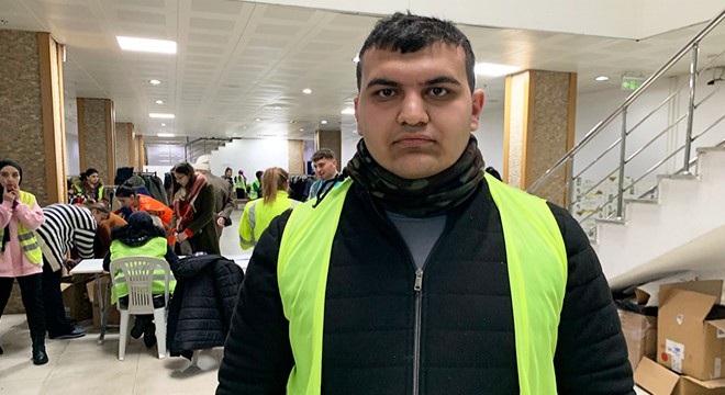 3 yılda 3 deprem atlattı; afetzedelere yardım ediyor