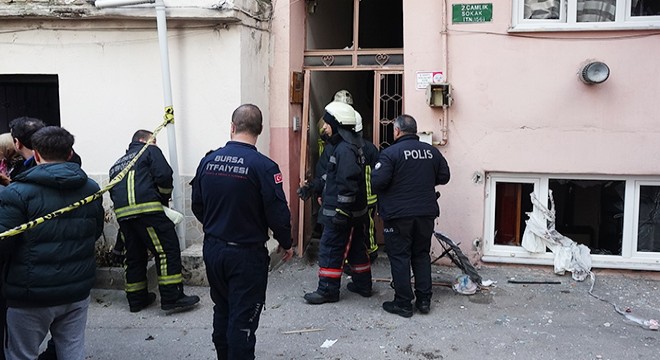 3 katlı binada doğal gaz sıkışması kaynaklı patlama