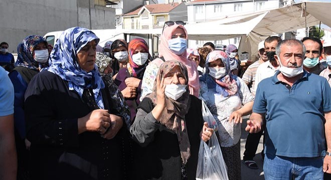 30 bin nüfuslu mahallede ‘semt pazarımız kurdurulmuyor" iddiası