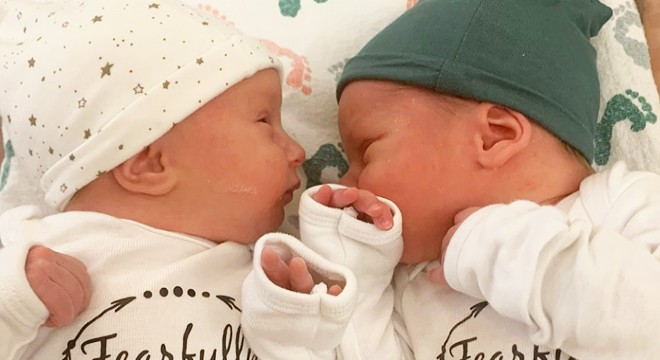 Dondurulan embriyodan ikiz bebek dünyaya geldi