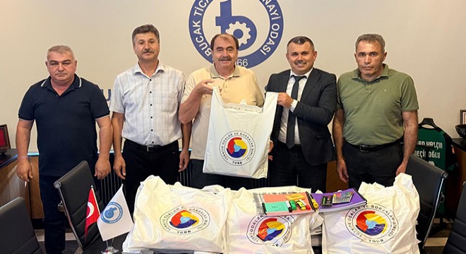300 öğrenciye kırtasiye yardımı
