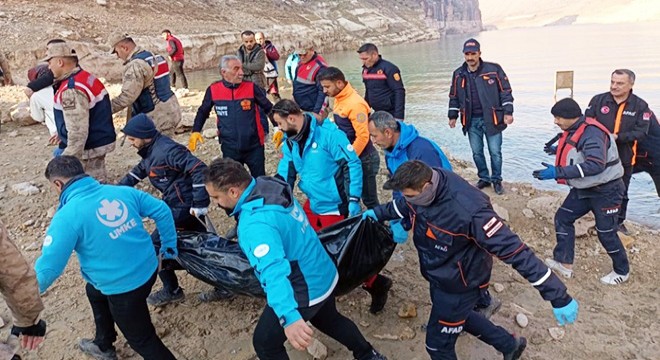 350 metreden atlayan gencin cansız bedenine ulaşıldı