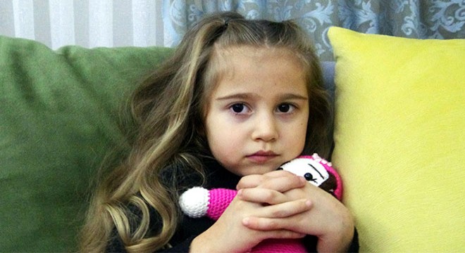 4 yaşındaki Mihrimah, bebeğini depremzede çocuklara gönderdi