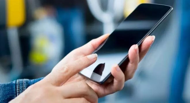 42 saniyede 75 bin TL'lik cep telefonu hırsızlığı kamerada