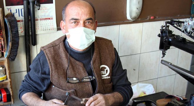 43 yıldır ayakkabı tamirciliği yapıyor