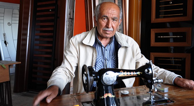 50 yıldır dikiş makinelerini tamir ediyor