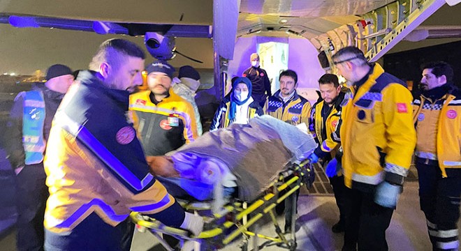 6 kişi ambulans uçakla İstanbul'a getirildi