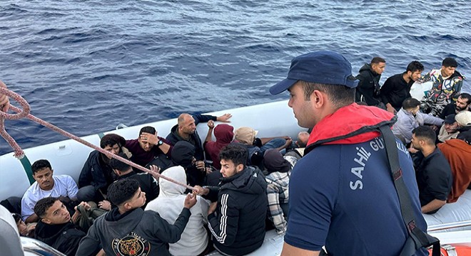 60 kaçak göçmen yakalandı, 49 kaçak göçmen kurtarıldı